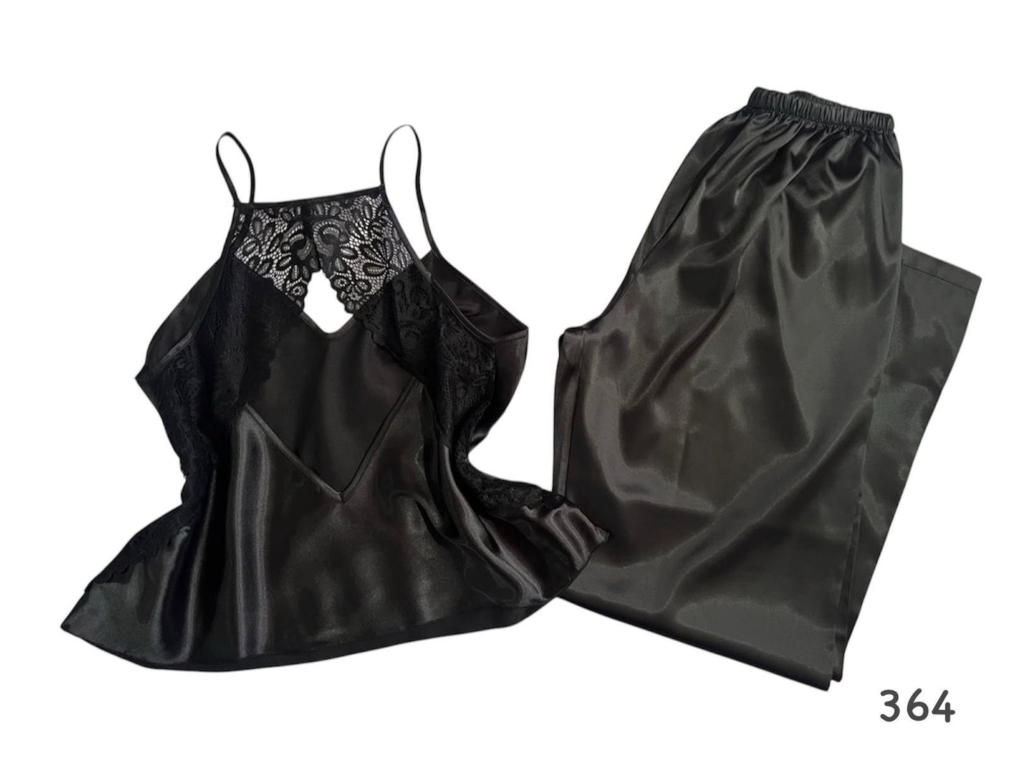 Pijama con encaje halter en la espalda