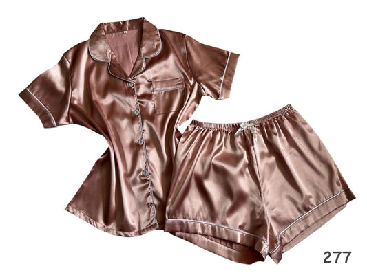 Pijama con moño en el short