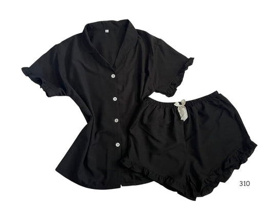 Pijama con olán en el short y las mangas