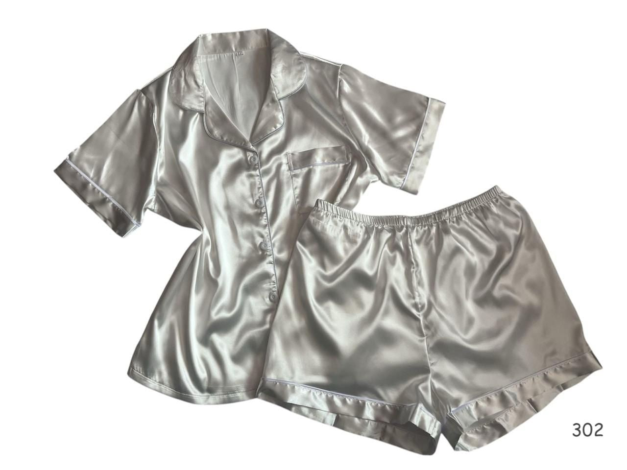 Pijama con línea decorativa