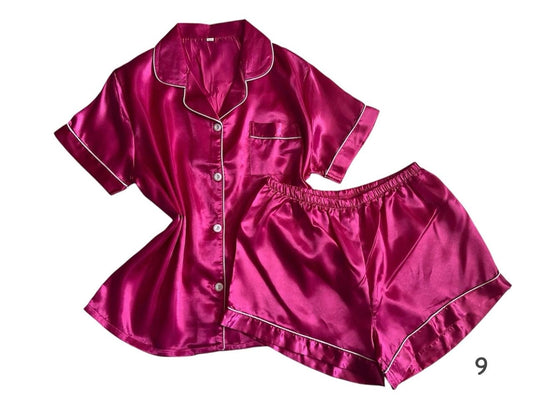 Pijama con línea blanca