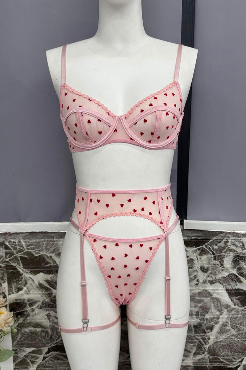 Coordinado con estampado de corazones