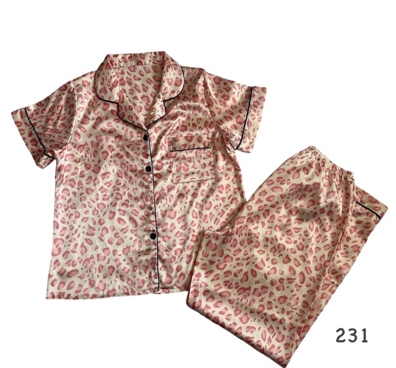 Pijama estampado de leopardo
