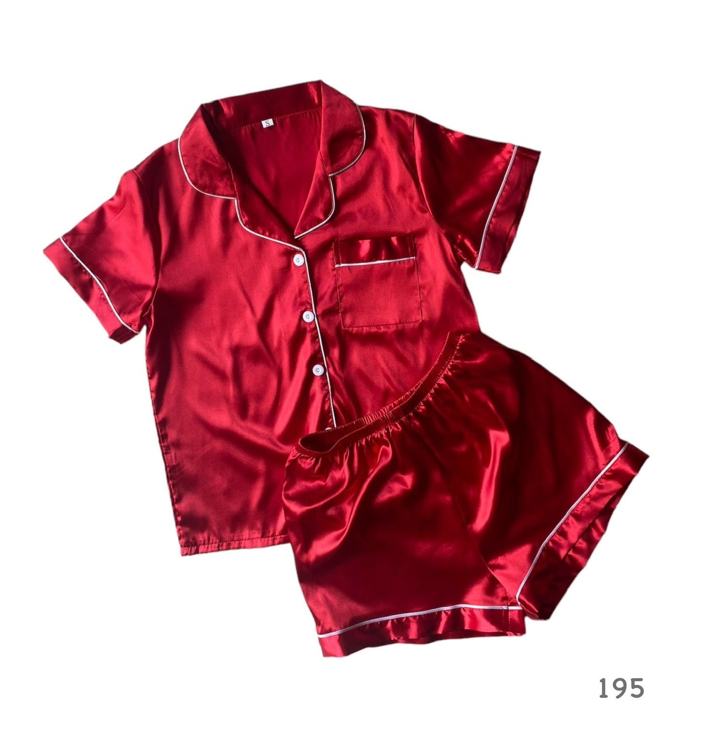 Pijama con línea decorativa