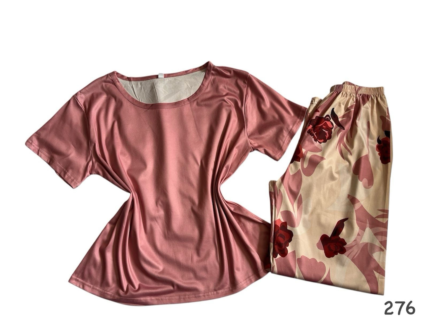 Pijama con estampado floral