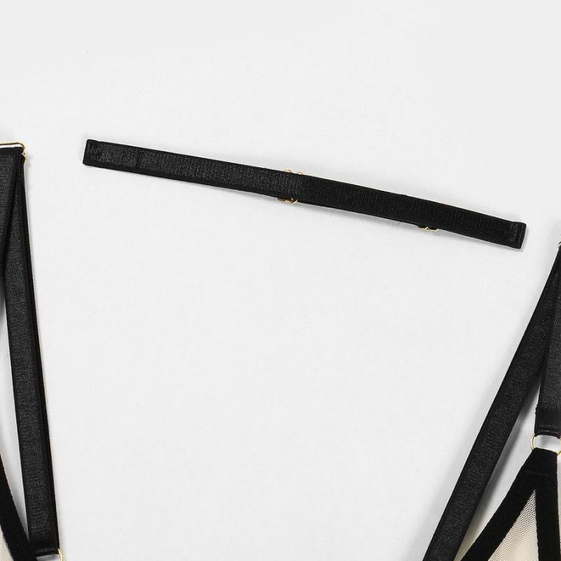 Body con cinturón y choker