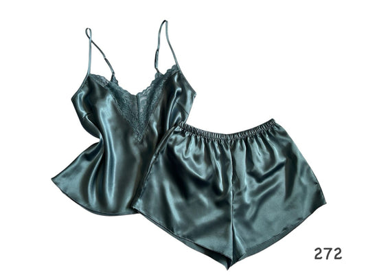 Pijama con escote en V con encaje