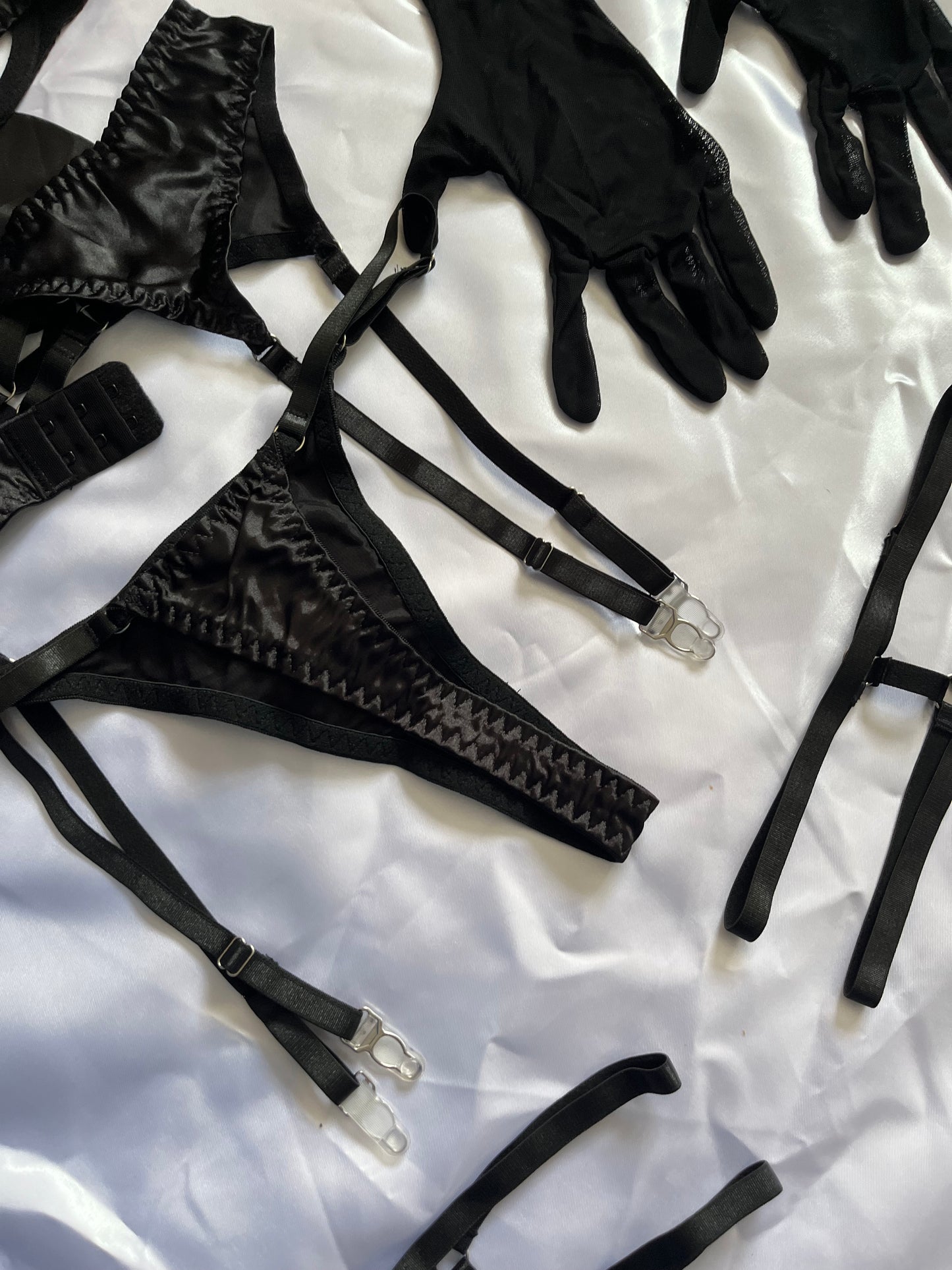 Coordinado con guantes y moño