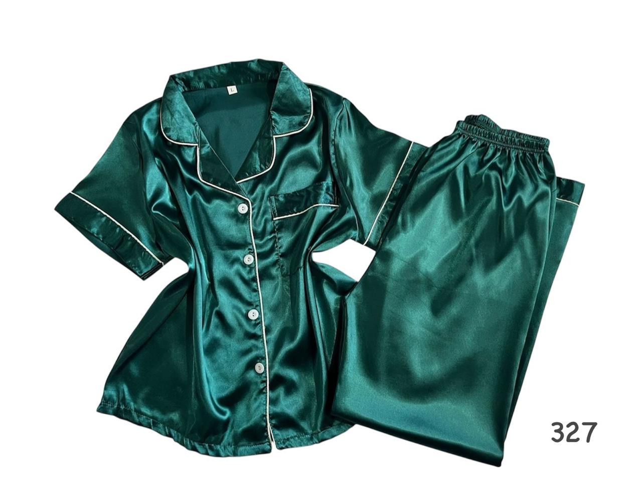 Pijama con línea decorativa