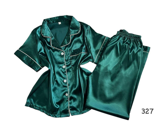 Pijama con línea decorativa