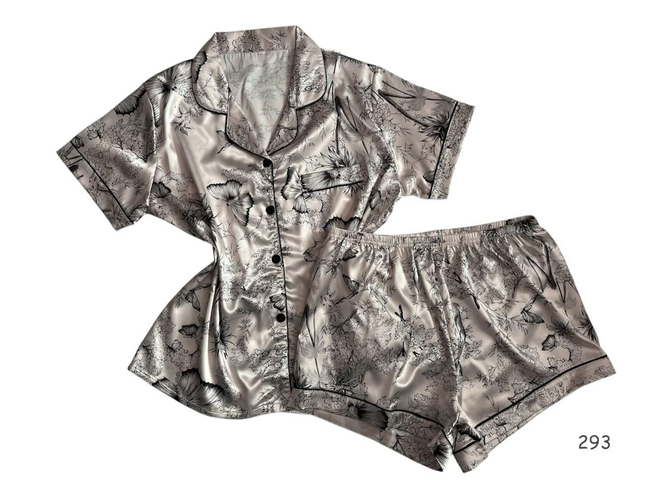 Pijama con estampado floral