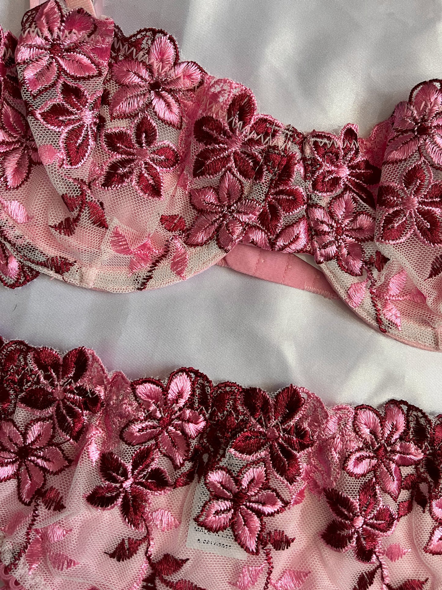 Coordinado bordado floral