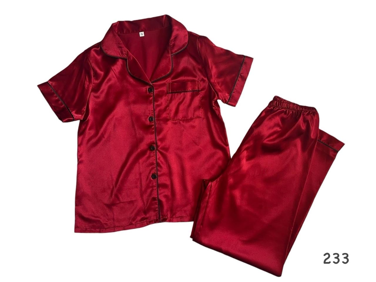 Pijama con línea decorativa