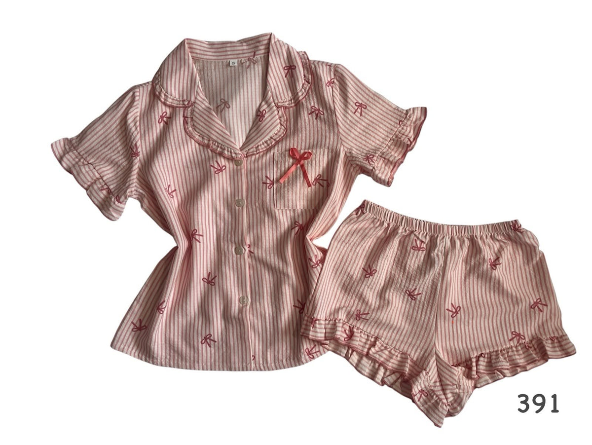 Pijama estampado de moños y holán