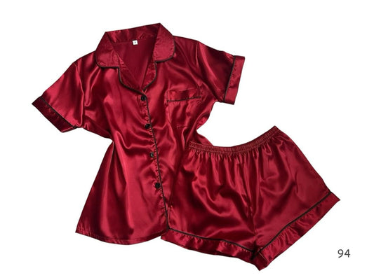 Pijama con línea decorativa