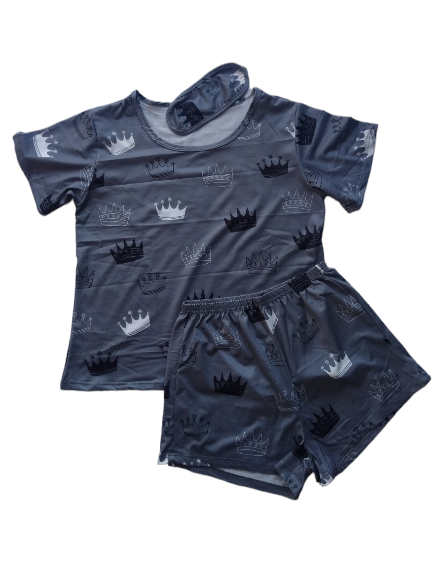 Pijama con diseño de coronas