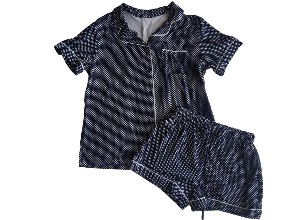 Pijama con puntos