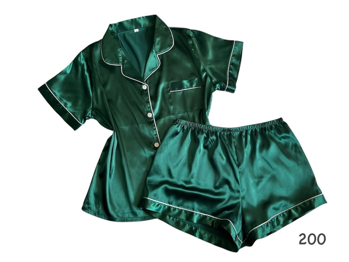 Pijama con línea decorativa