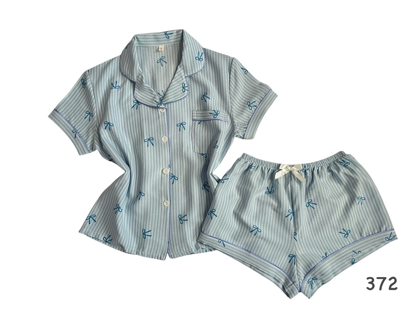 Pijama estampado de moños
