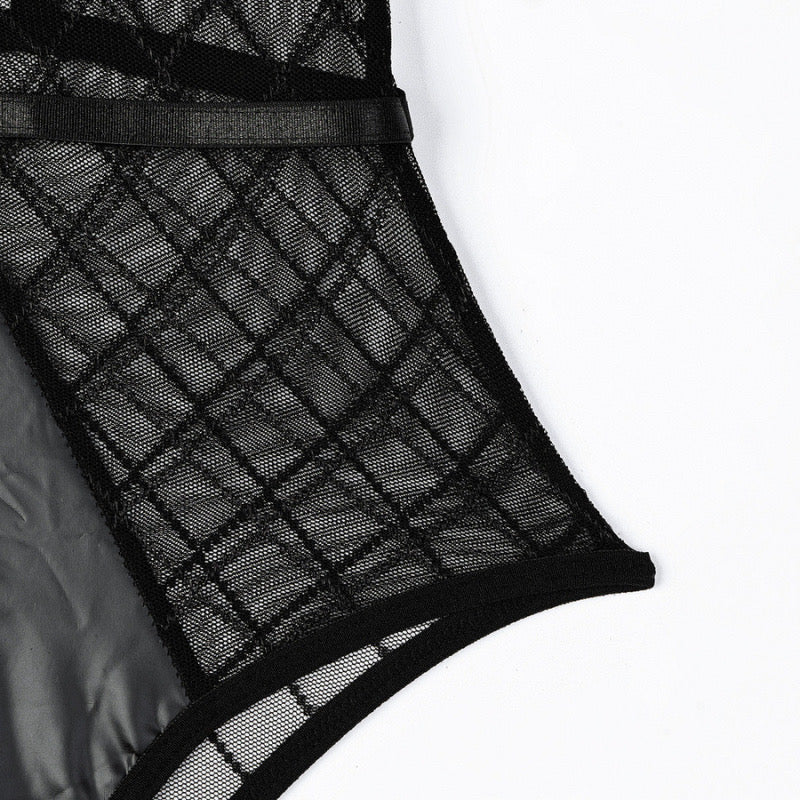 Body vinipiel con pantimedias de red