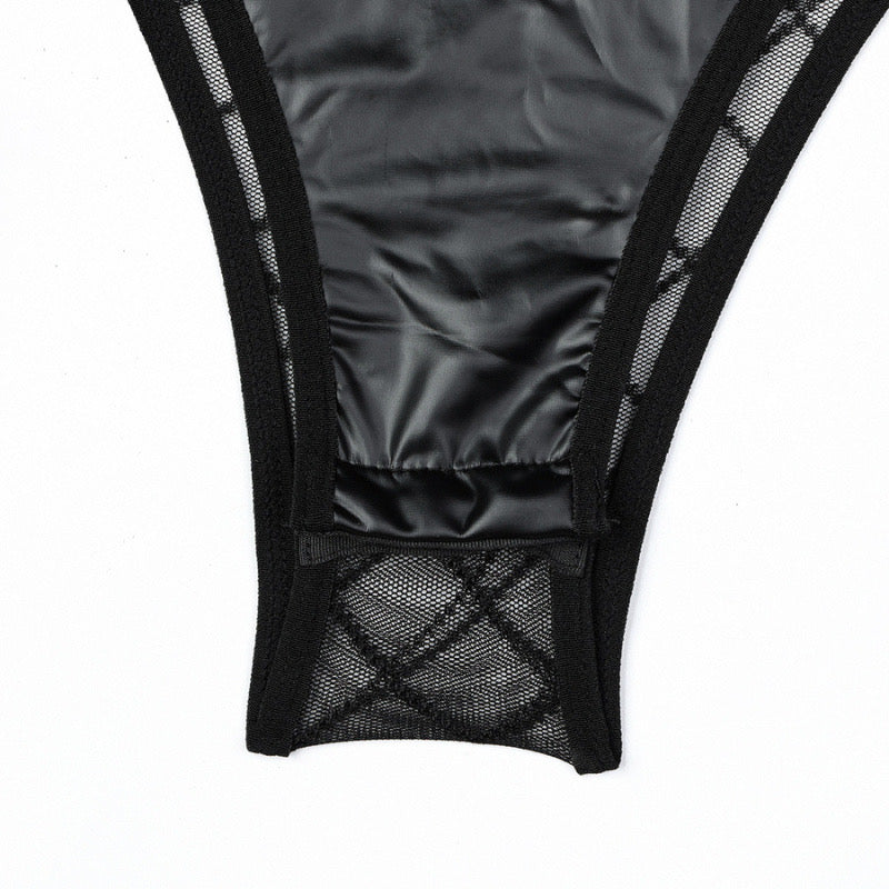 Body vinipiel con pantimedias de red