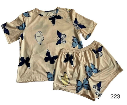 Pijama con estampado de mariposas