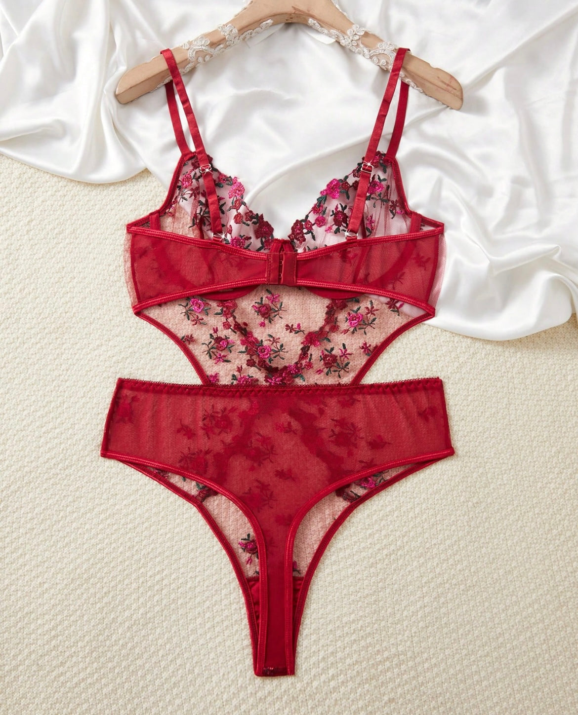 Body con bordado floral