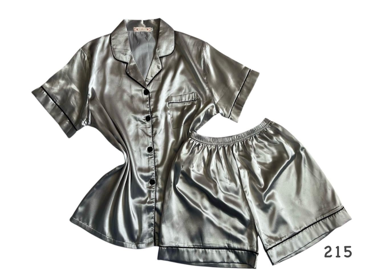 Pijama con línea decorativa