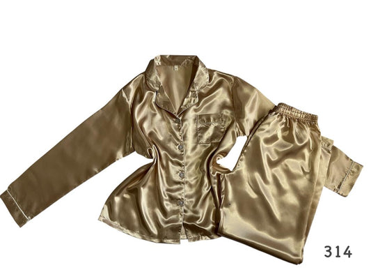 Pijama de manga larga con línea decorativa