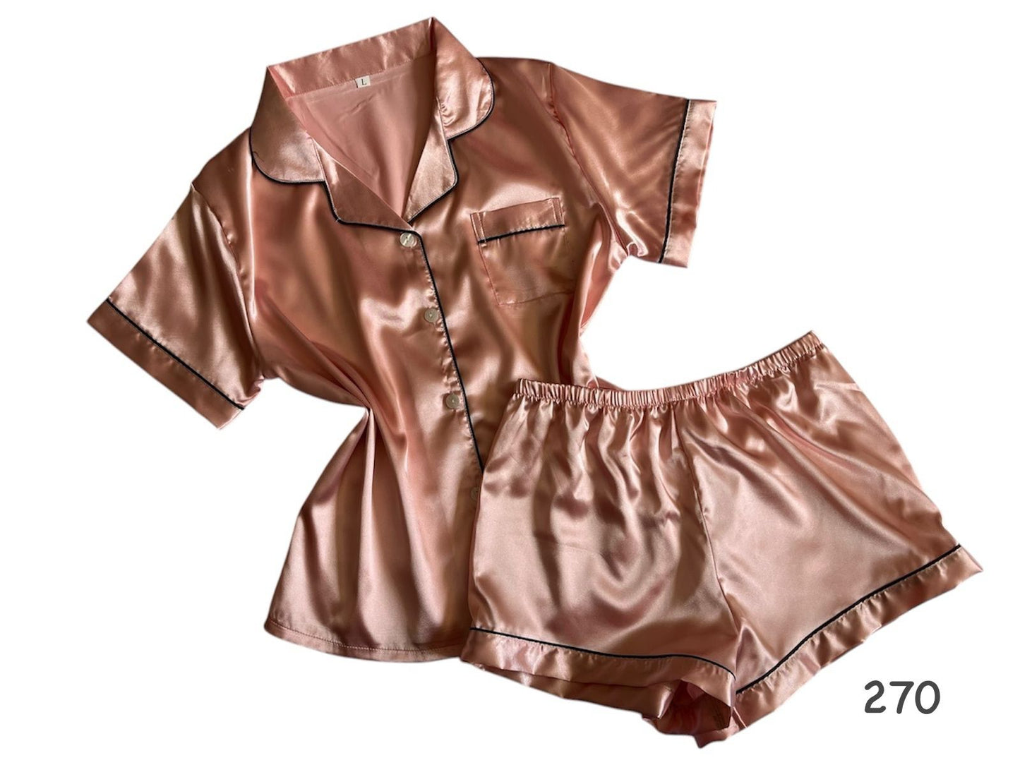 Pijama con línea decorativa