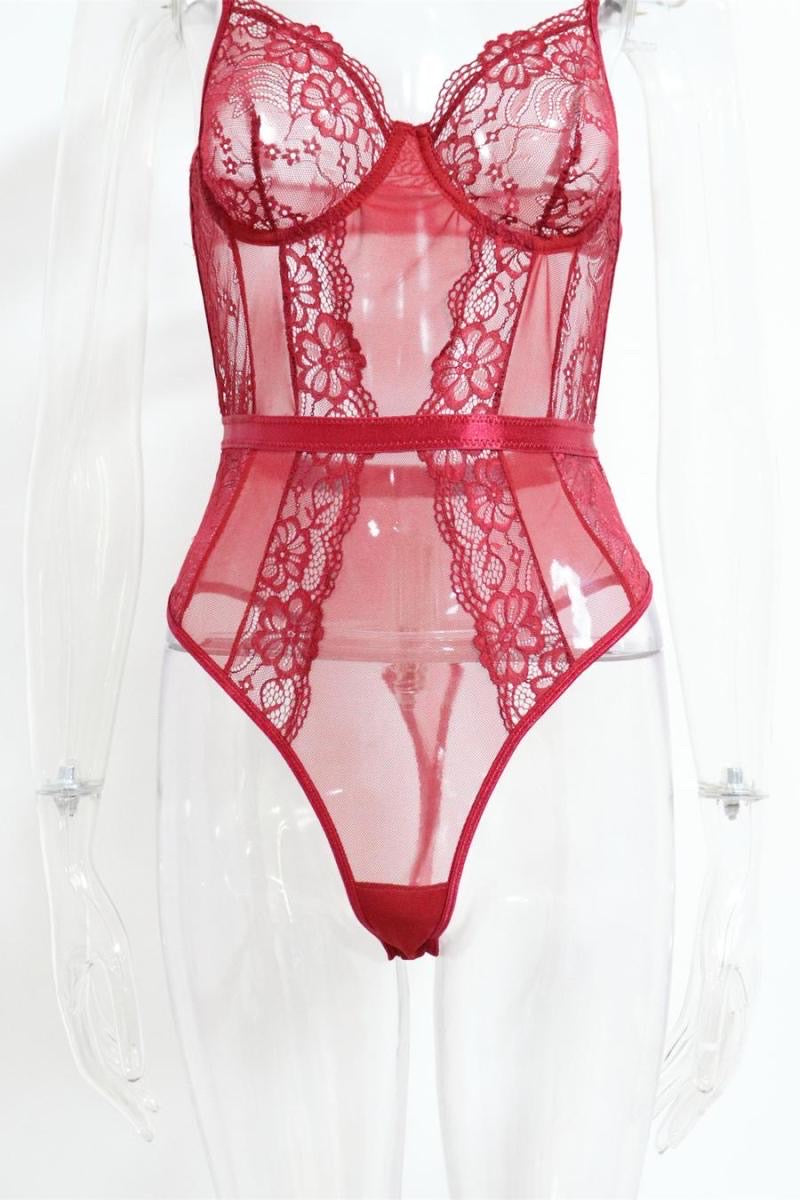 Body de encaje y espalda descubierta