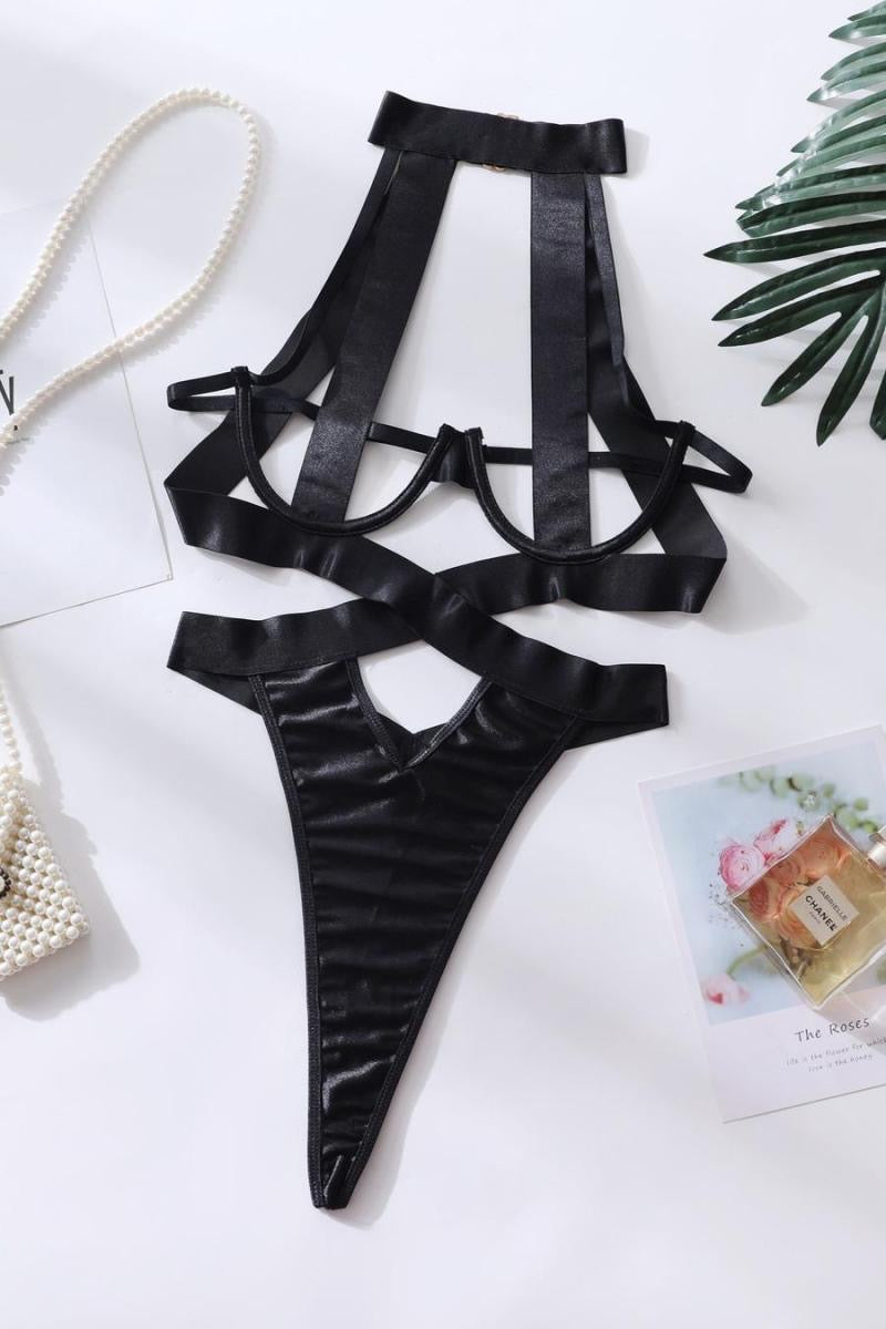 Body halter cruzado en el abdomen