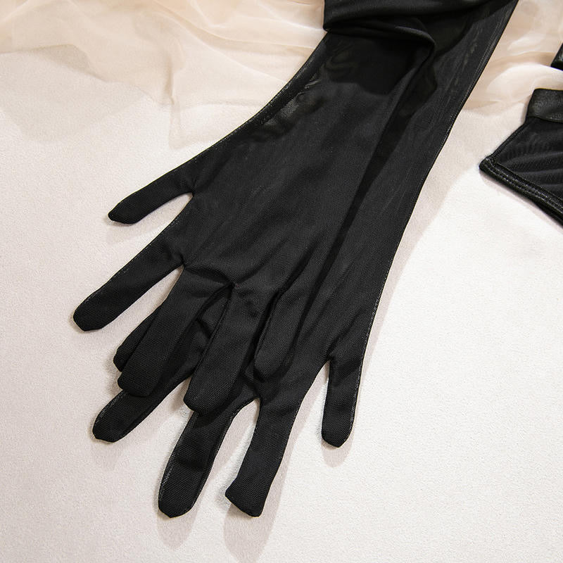 Body con aberturas y guantes