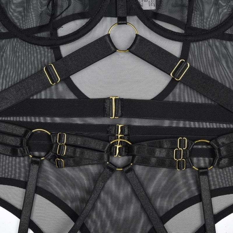 Body con arnés, choker y liguero