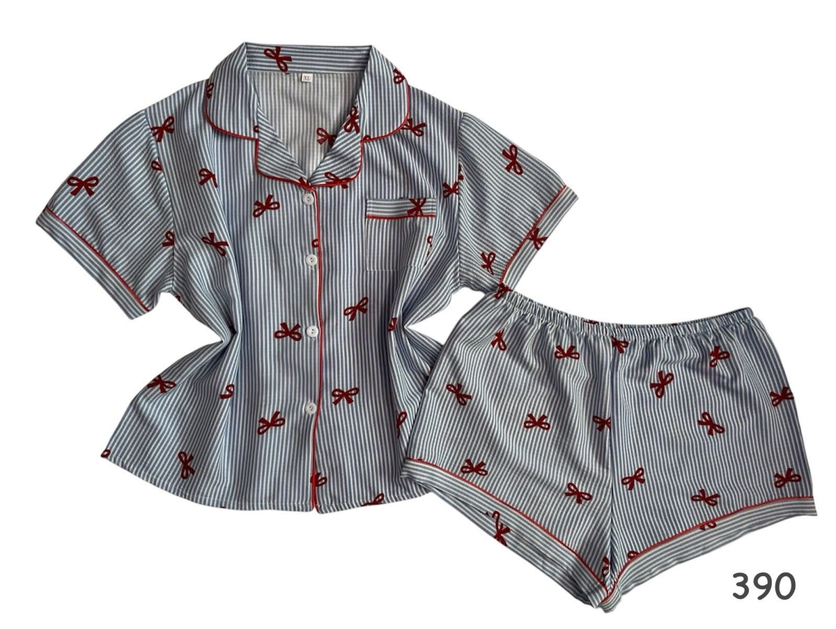 Pijama con estampado de moños