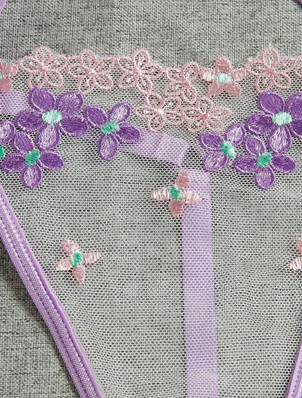 Coordinado peto largo con liguero, mariposas, flores y abertura