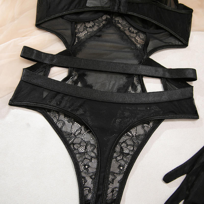 Body con aberturas y guantes