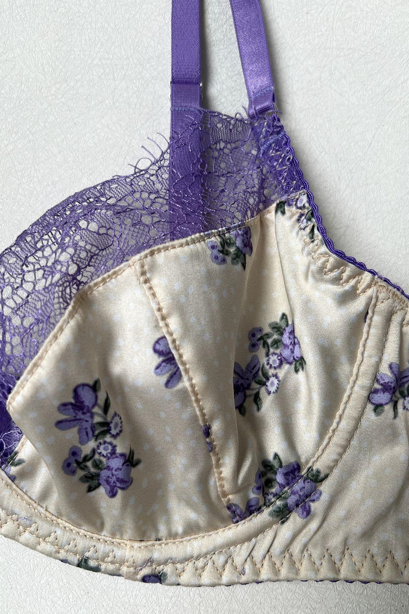 Coordinado de encaje y satín floral