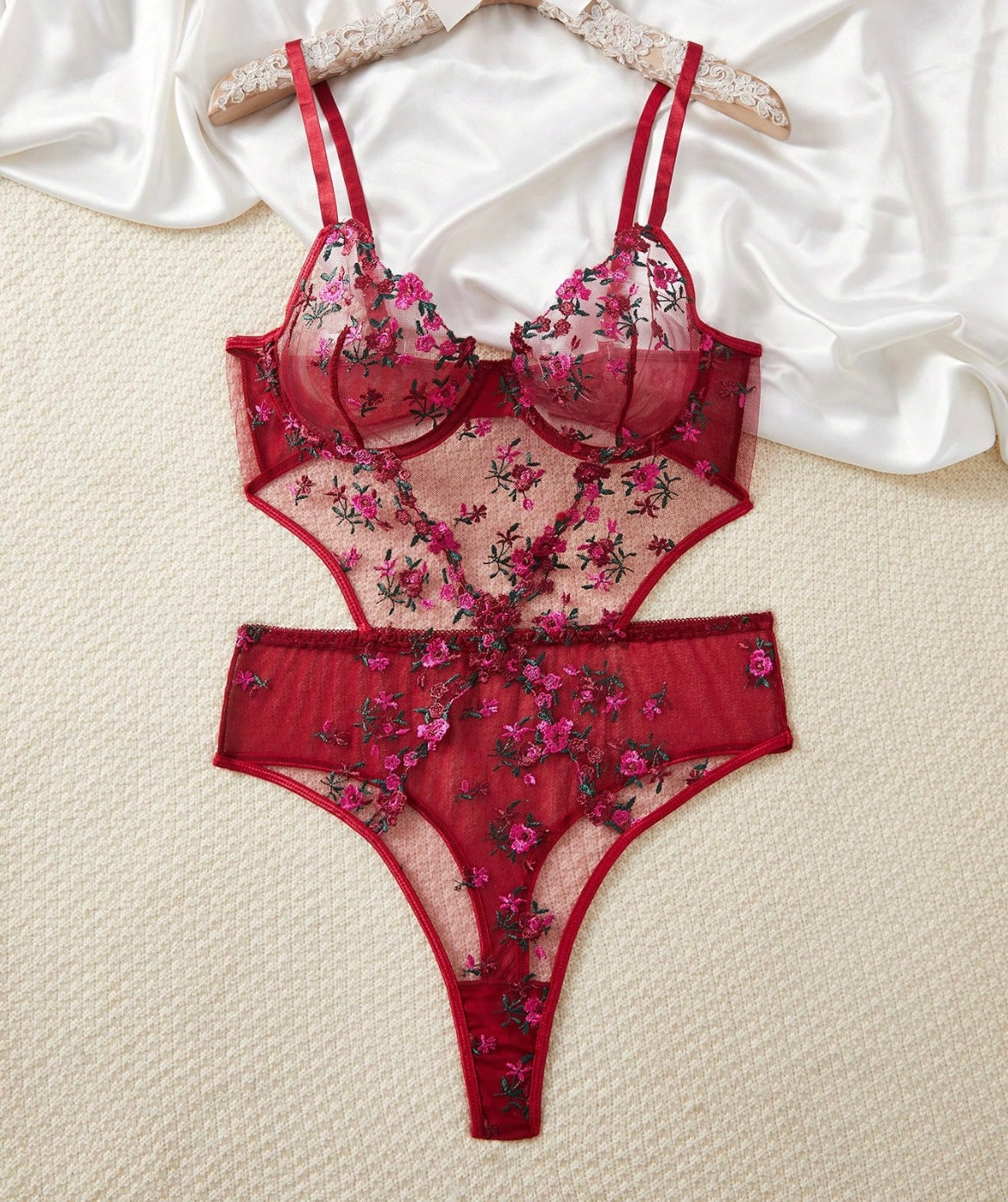 Body con bordado floral