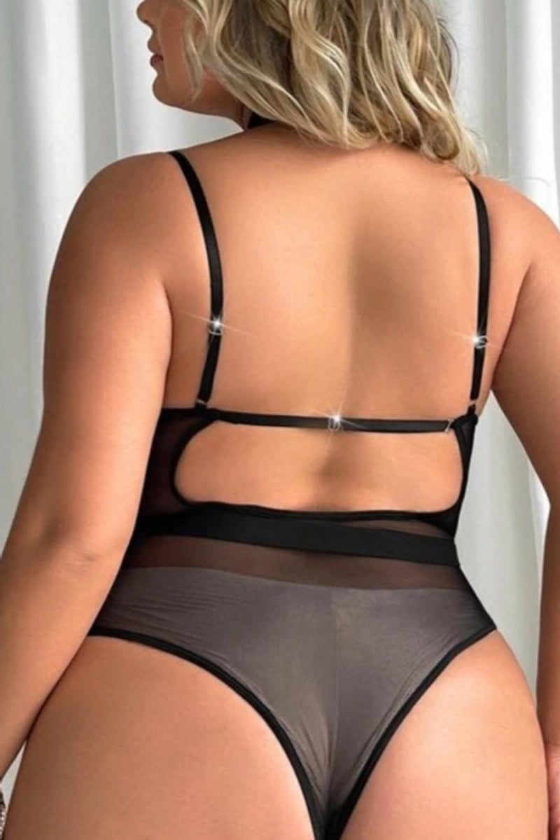 Body con choker y cadenas