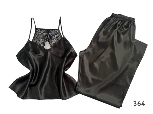 Pijama con encaje halter en la espalda