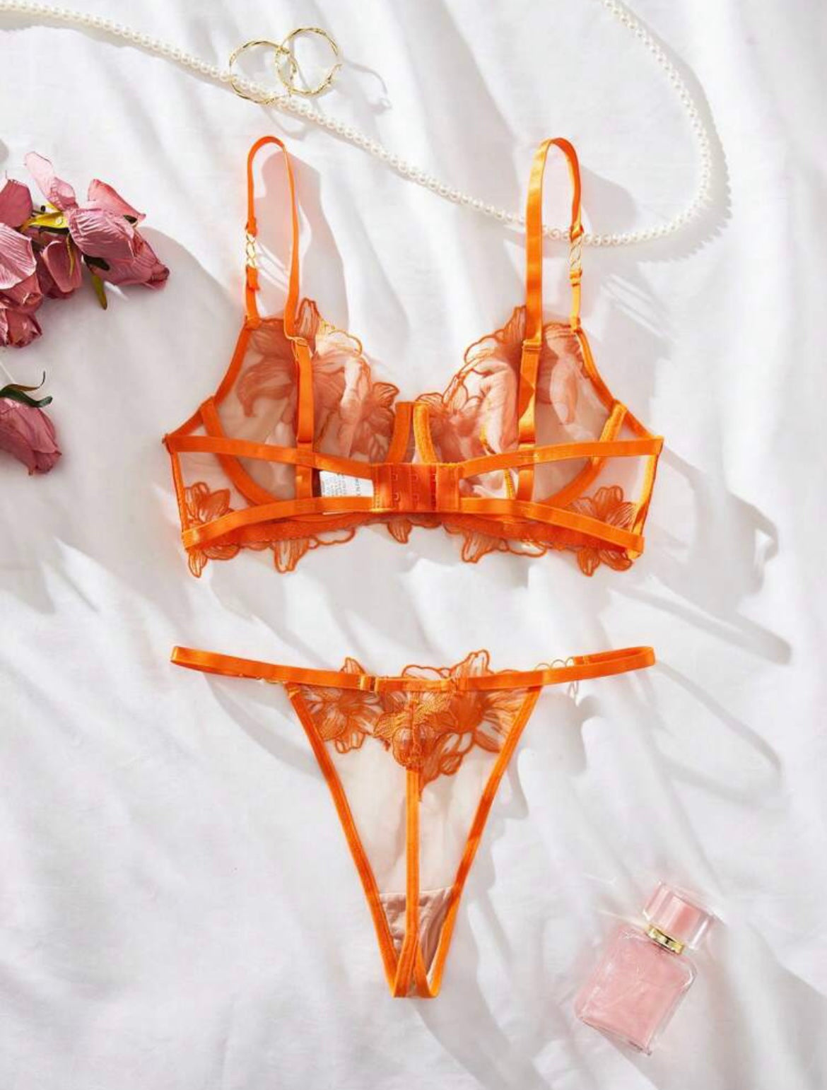 Coordinado con bordado floral