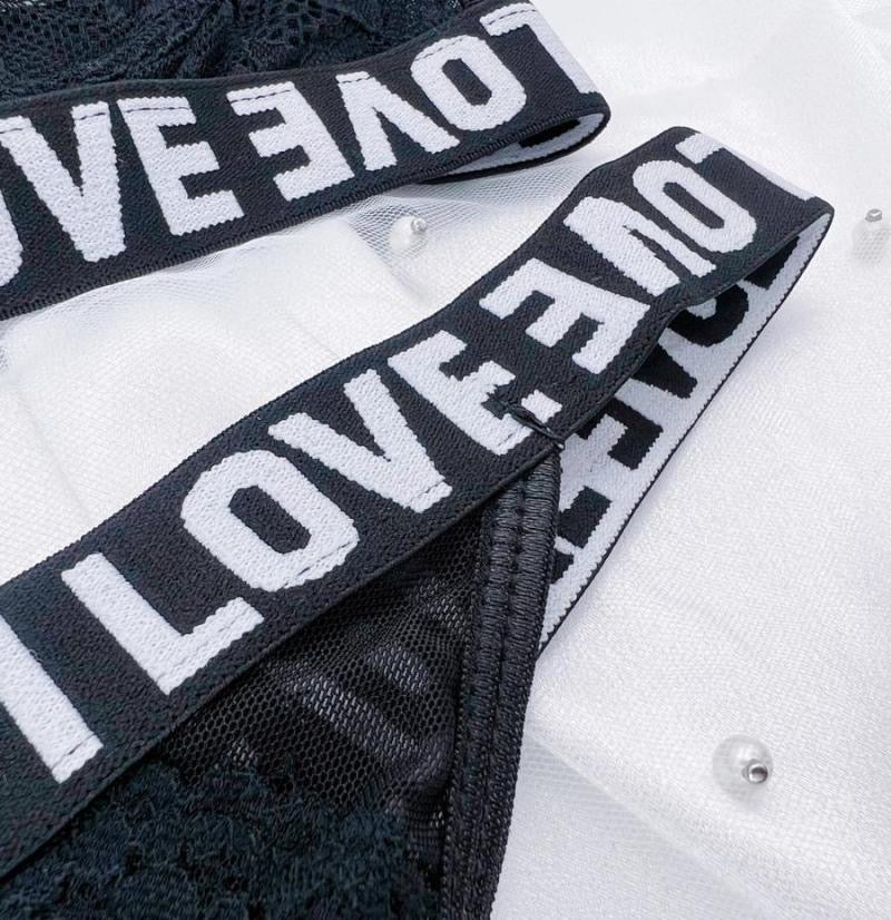 Coordinado con elástico estampado love