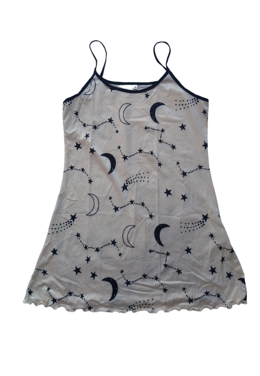 Pijama de vestido con diseño de lunas y estrellas