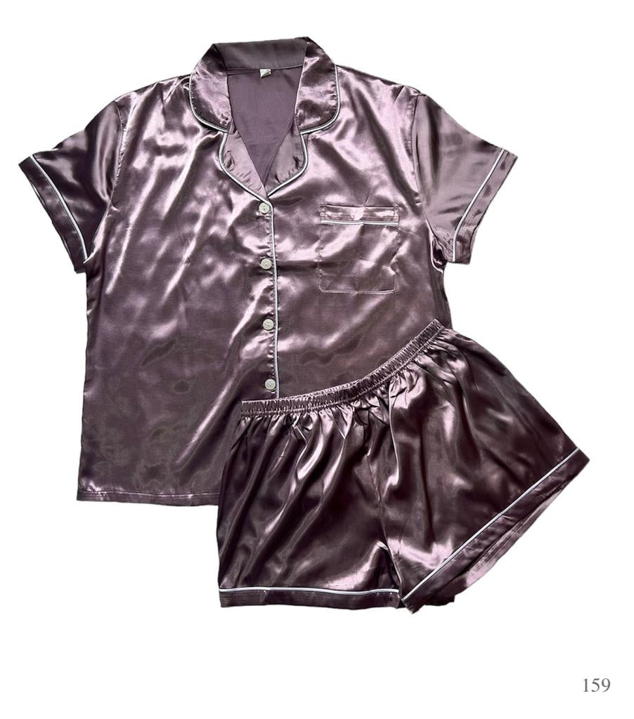 Pijama con línea decorativa