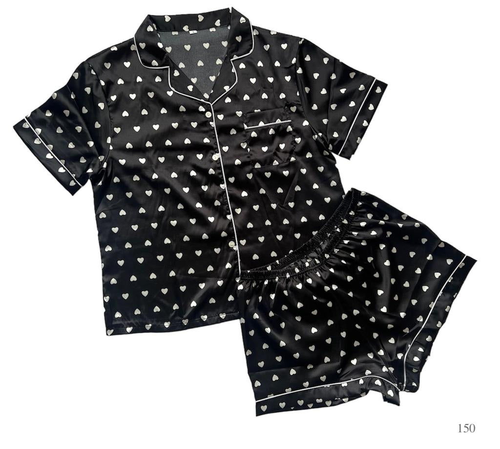 Pijama con estampado de corazones