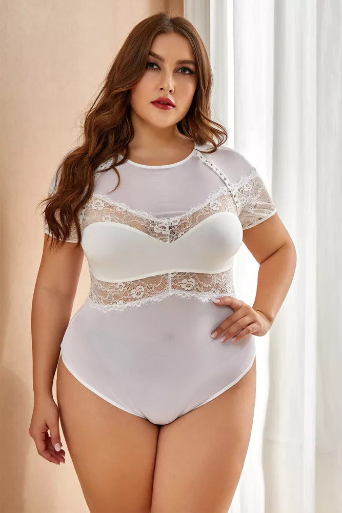 Body con encaje y pequeño escote en la espalda