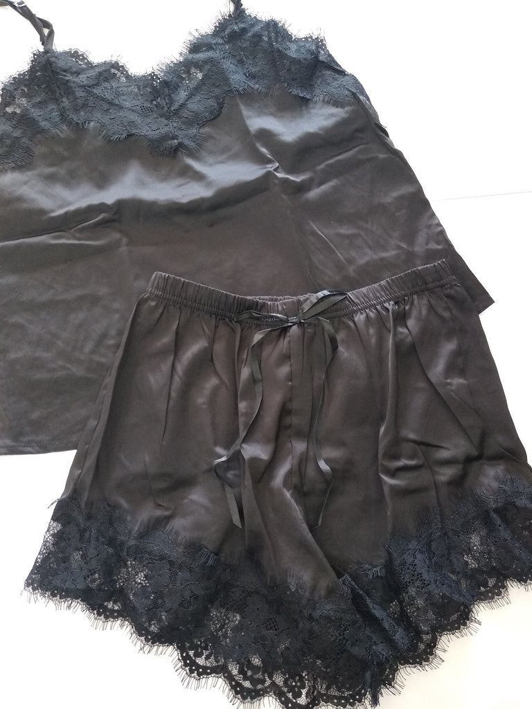 Pijama con moño en el short