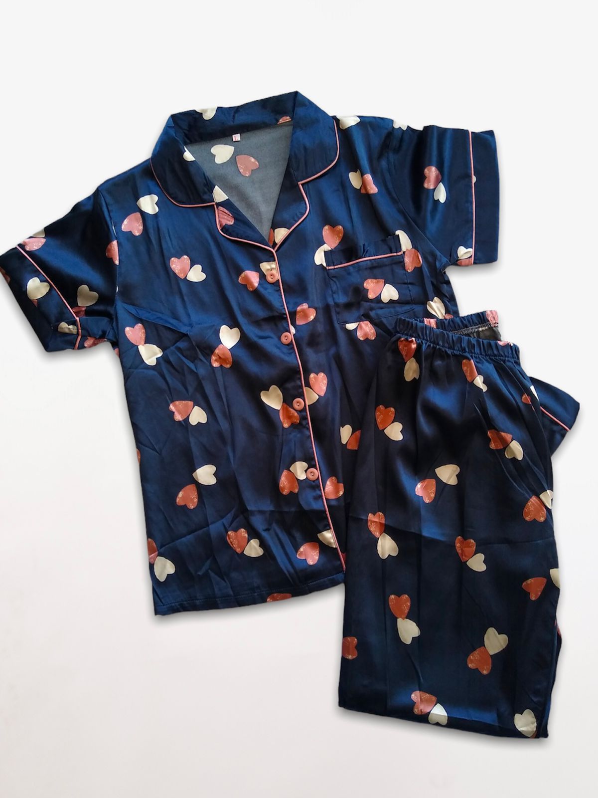 Pijama con estampado de corazones