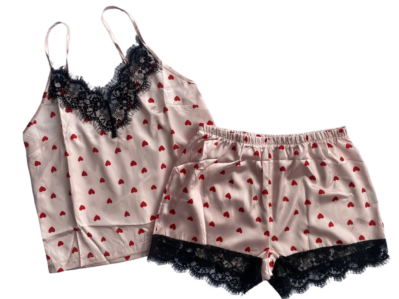 Pijama con corazones  y encaje negro